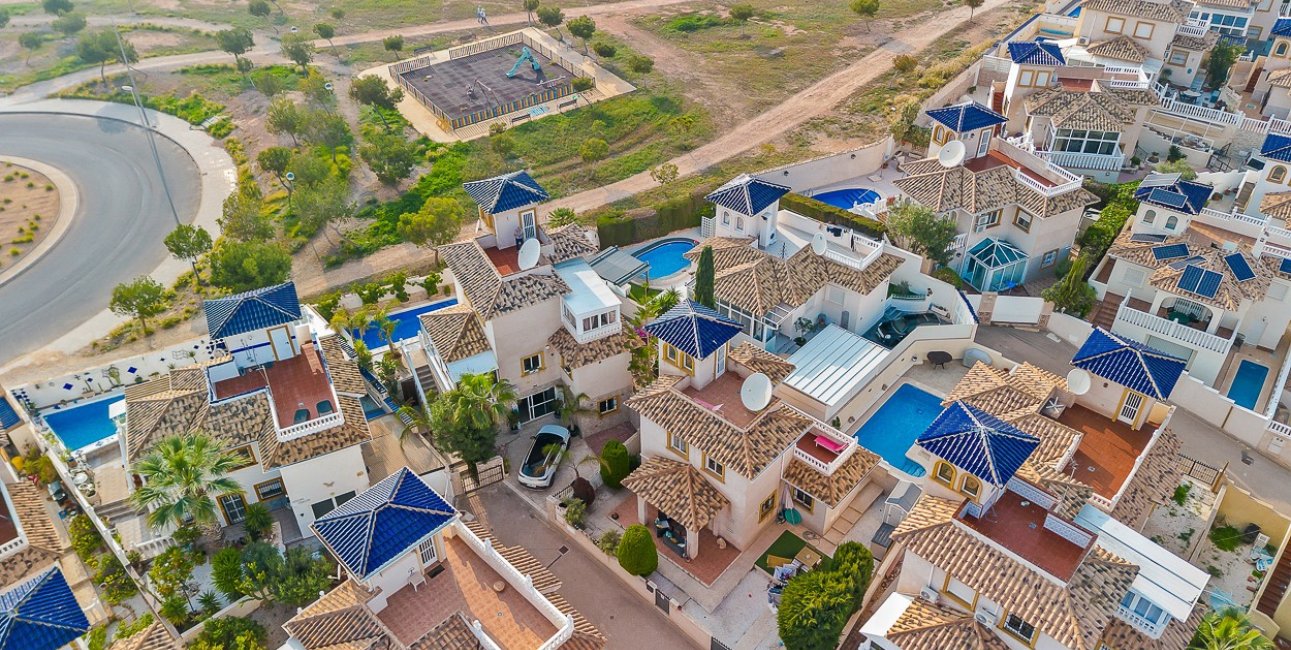 Reventa - Villa -
Orihuela Costa - Playa Flamenca