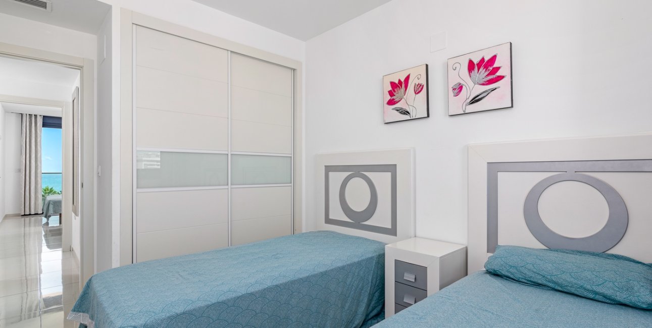 Resale - Apartment / flat -
Orihuela Costa - Punta Prima