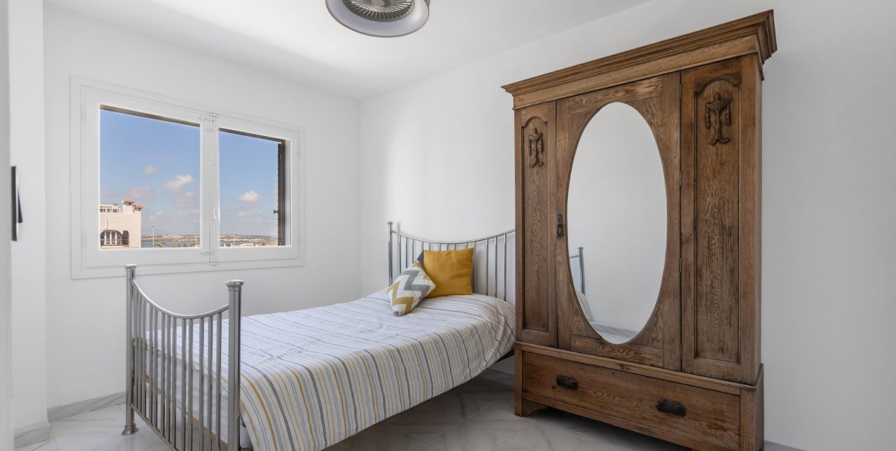 Resale - Apartment / flat -
Torrevieja - La Mata