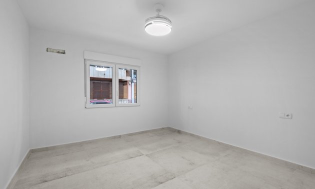 Resale - Apartment / flat -
Torrevieja - Acequion