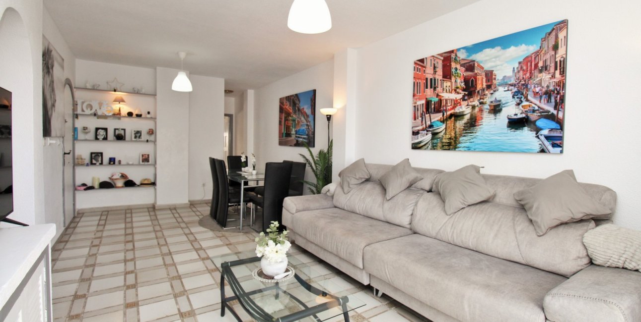 Resale - Apartment / flat -
Orihuela Costa - Villamartín