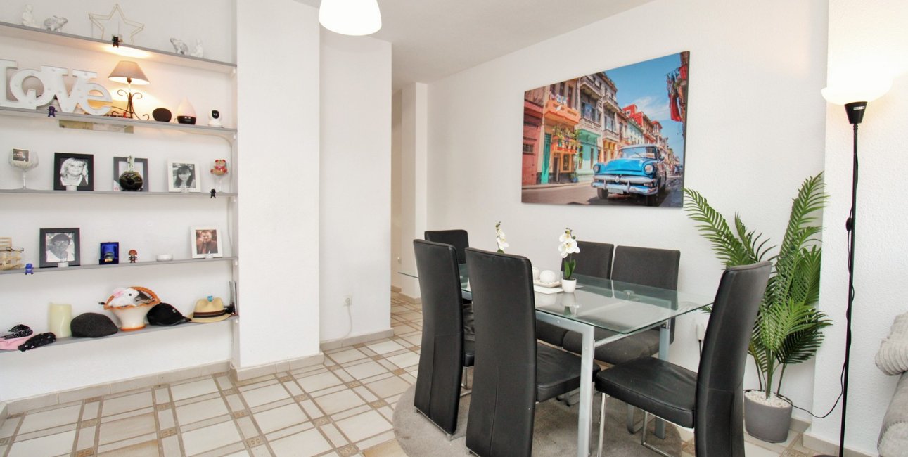 Resale - Apartment / flat -
Orihuela Costa - Villamartín