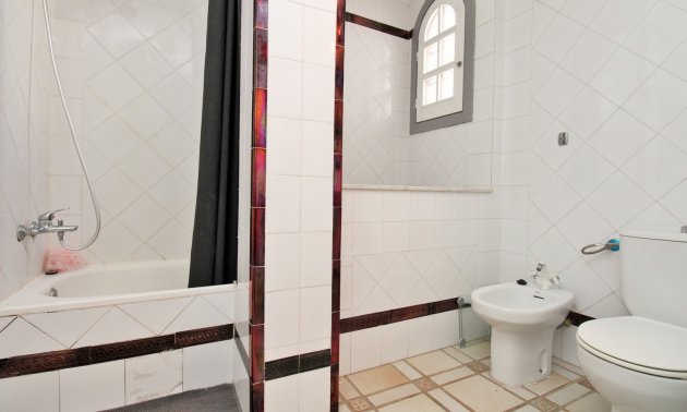 Resale - Apartment / flat -
Orihuela Costa - Villamartín