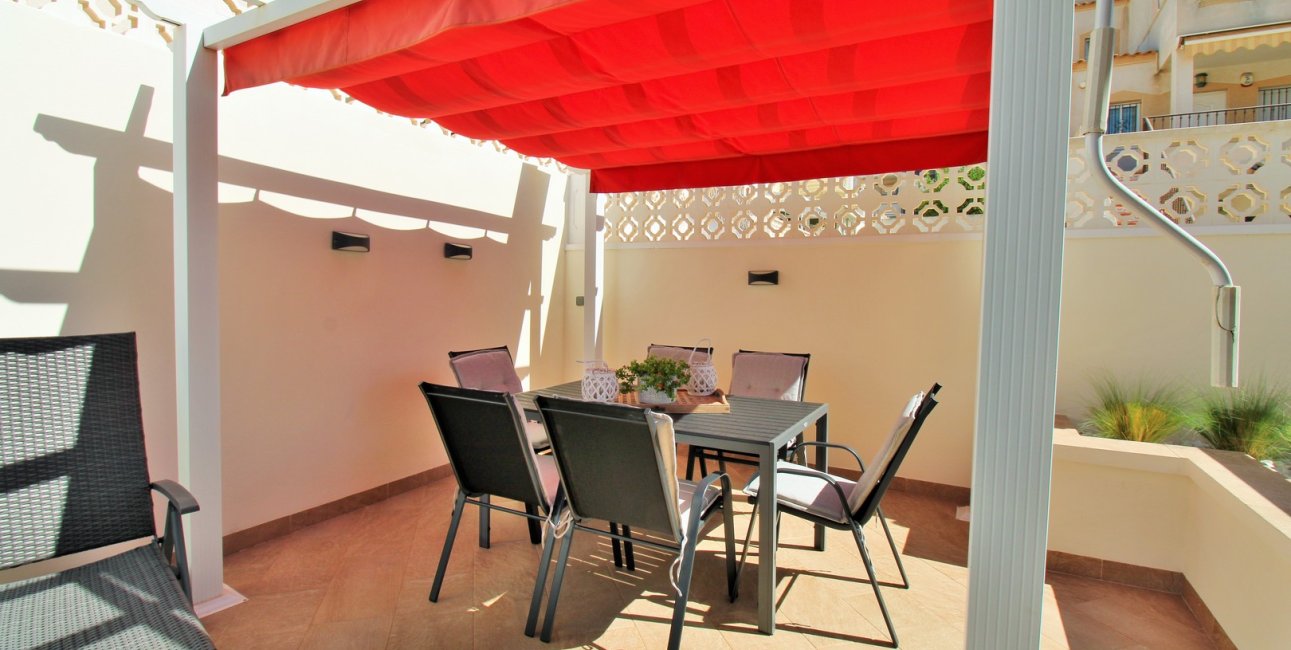 Resale - Villa -
Orihuela Costa - Villamartín