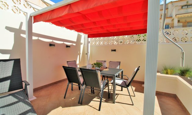 Resale - Villa -
Orihuela Costa - Villamartín
