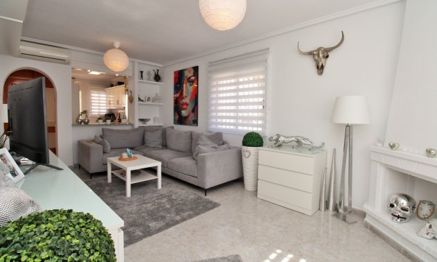 Resale - Villa -
Orihuela Costa - Villamartín