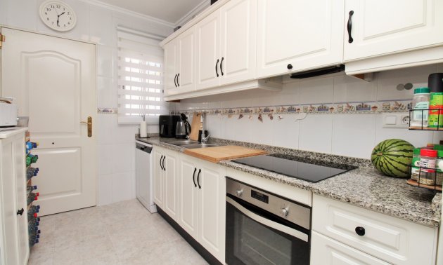 Resale - Villa -
Orihuela Costa - Villamartín