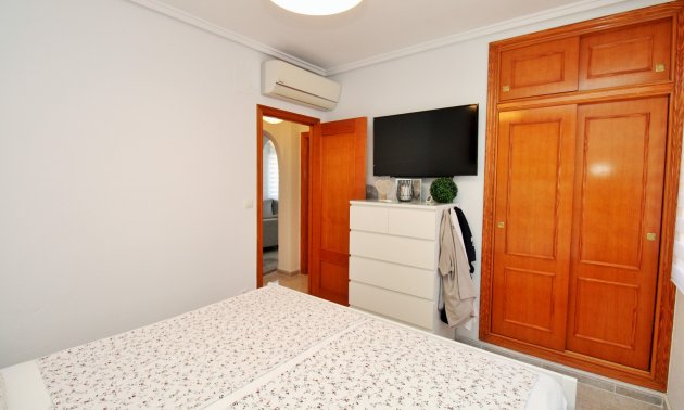 Resale - Villa -
Orihuela Costa - Villamartín