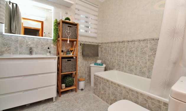 Resale - Villa -
Orihuela Costa - Villamartín