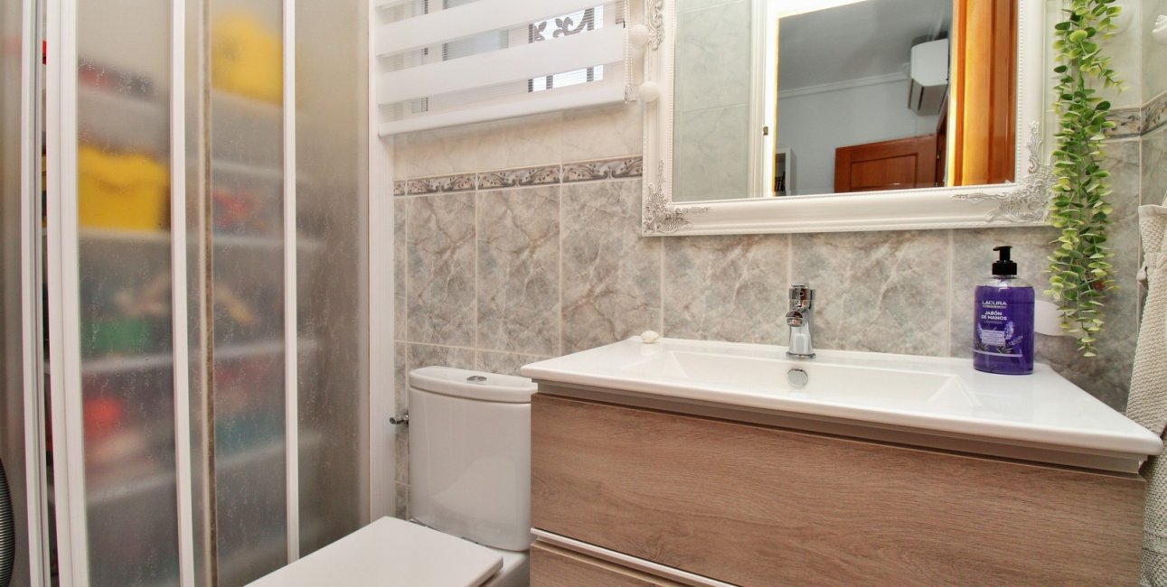 Resale - Villa -
Orihuela Costa - Villamartín