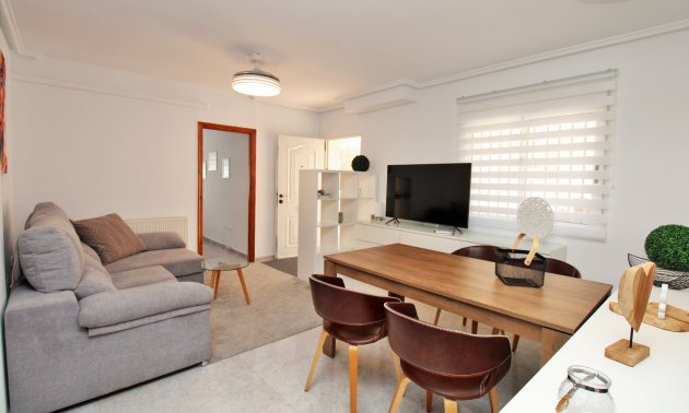 Resale - Villa -
Orihuela Costa - Villamartín