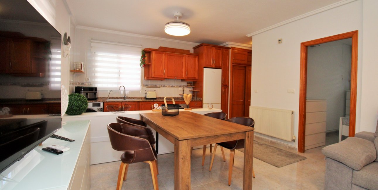 Resale - Villa -
Orihuela Costa - Villamartín