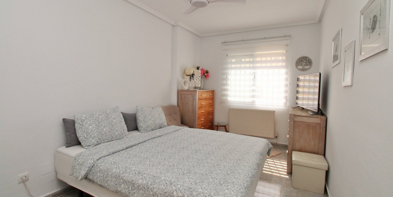 Resale - Villa -
Orihuela Costa - Villamartín