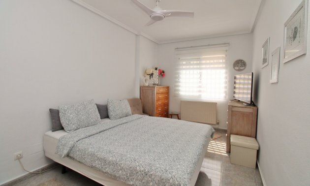 Resale - Villa -
Orihuela Costa - Villamartín