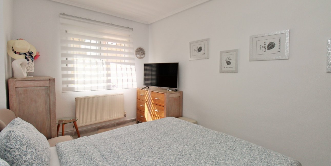 Resale - Villa -
Orihuela Costa - Villamartín