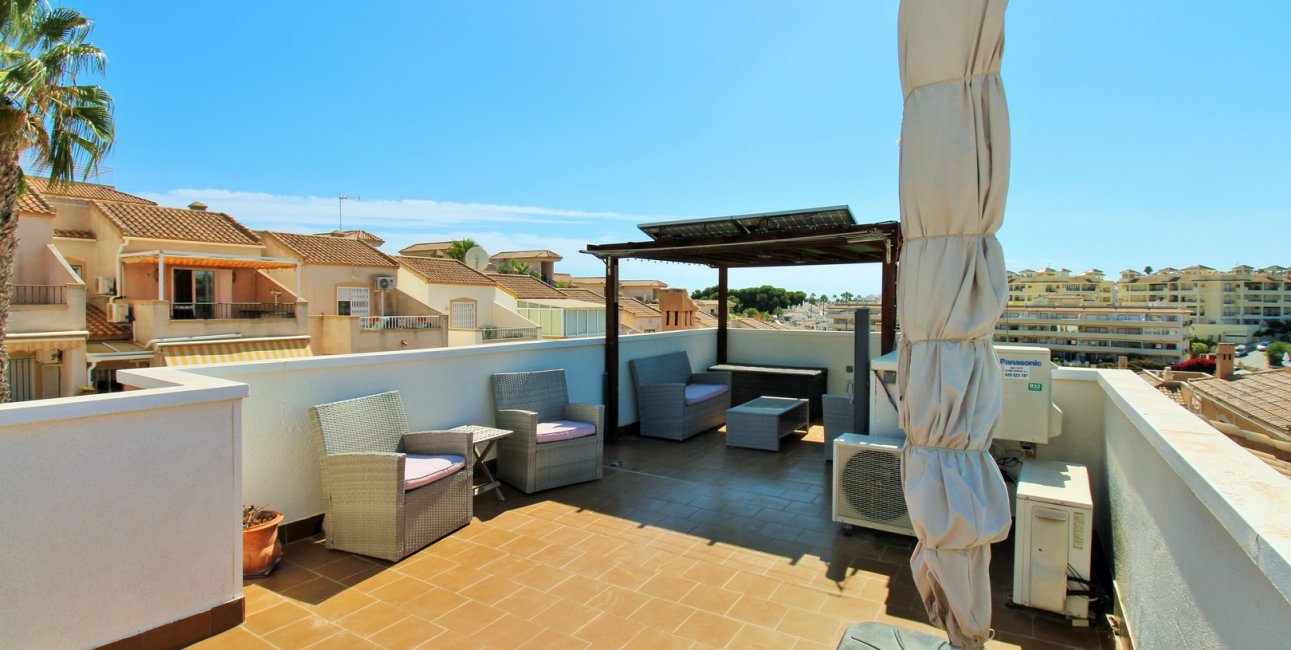 Resale - Villa -
Orihuela Costa - Villamartín
