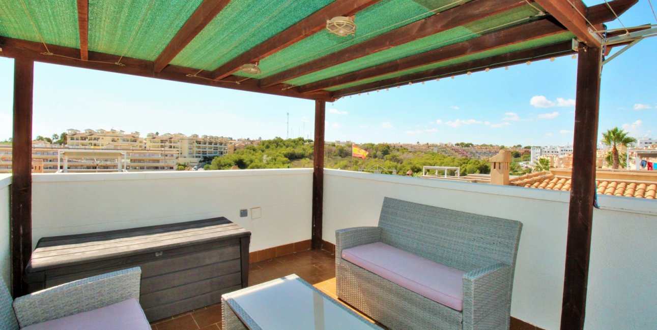 Resale - Villa -
Orihuela Costa - Villamartín