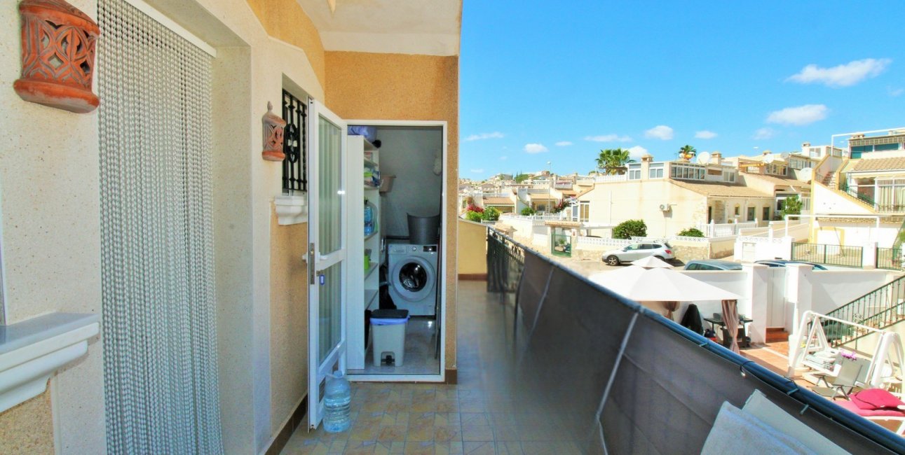 Resale - Villa -
Orihuela Costa - Villamartín