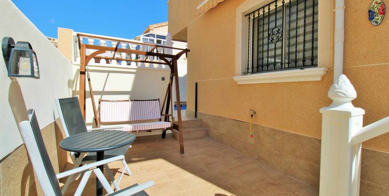 Resale - Villa -
Orihuela Costa - Villamartín