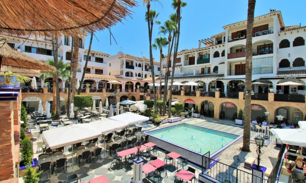 Resale - Villa -
Orihuela Costa - Villamartín