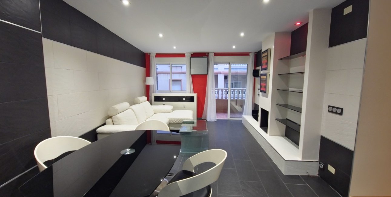 Resale - Apartment / flat -
Torrevieja - Playa del Cura