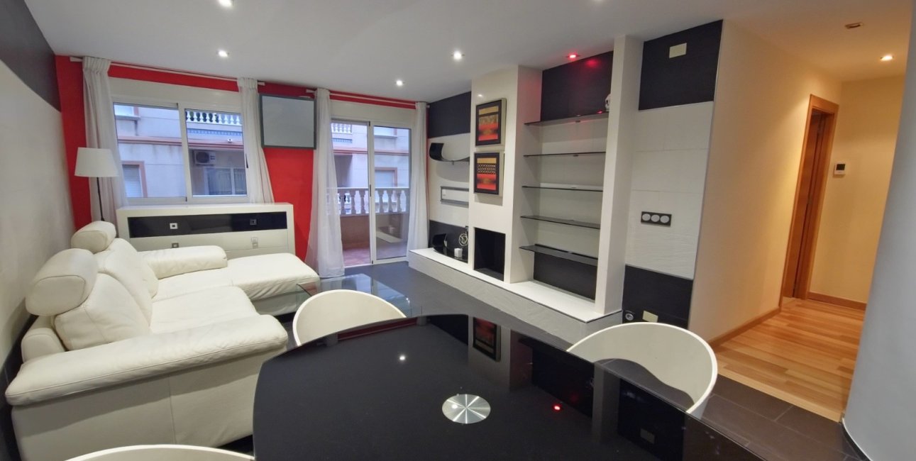 Resale - Apartment / flat -
Torrevieja - Playa del Cura