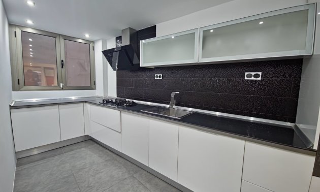 Resale - Apartment / flat -
Torrevieja - Playa del Cura