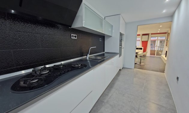 Resale - Apartment / flat -
Torrevieja - Playa del Cura