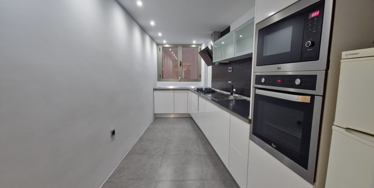 Resale - Apartment / flat -
Torrevieja - Playa del Cura