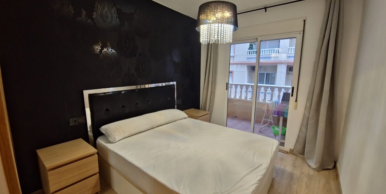 Resale - Apartment / flat -
Torrevieja - Playa del Cura