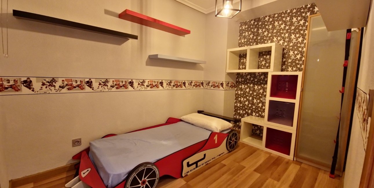 Resale - Apartment / flat -
Torrevieja - Playa del Cura