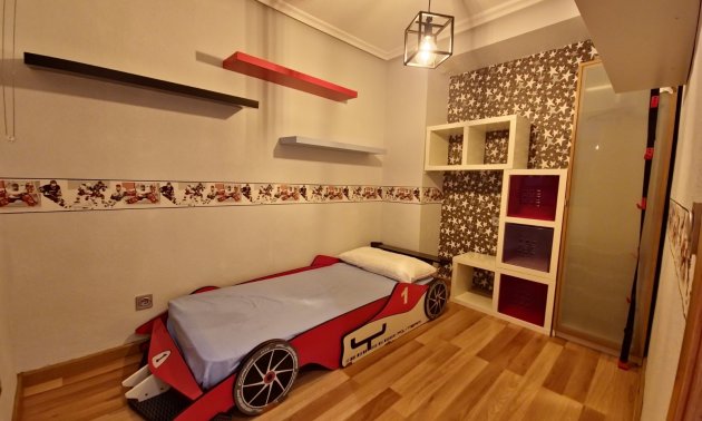 Resale - Apartment / flat -
Torrevieja - Playa del Cura