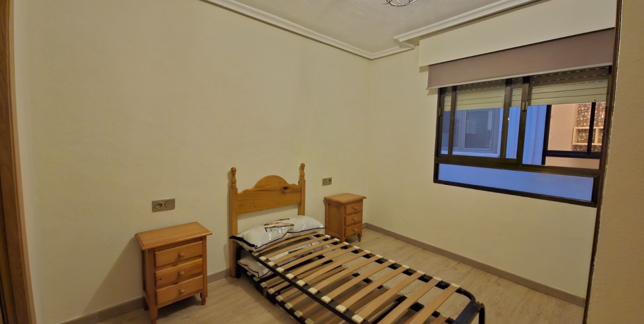 Resale - Apartment / flat -
Torrevieja - Playa del Cura