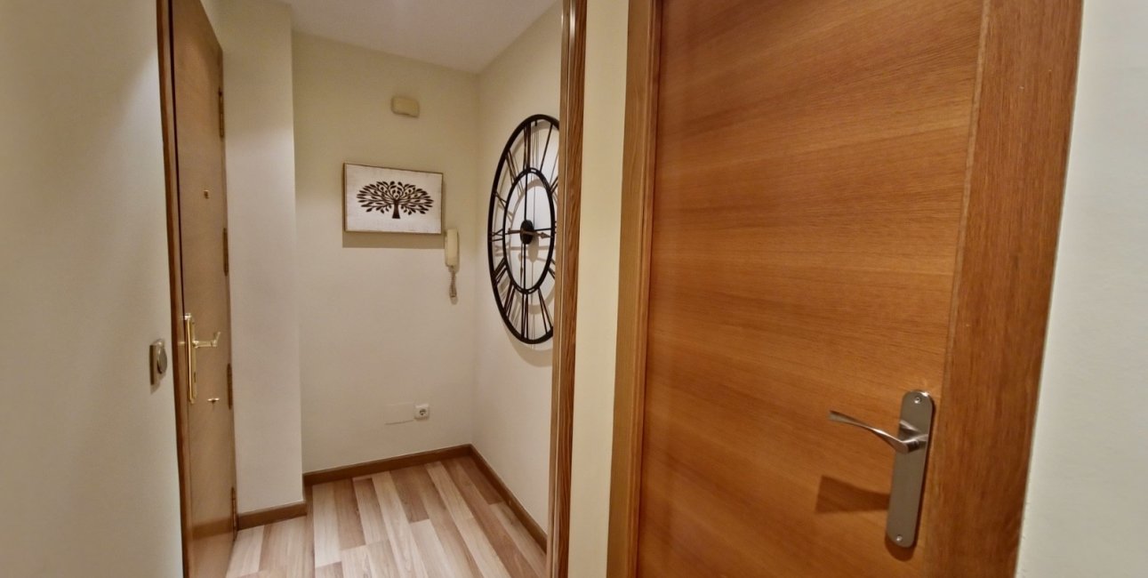 Resale - Apartment / flat -
Torrevieja - Playa del Cura