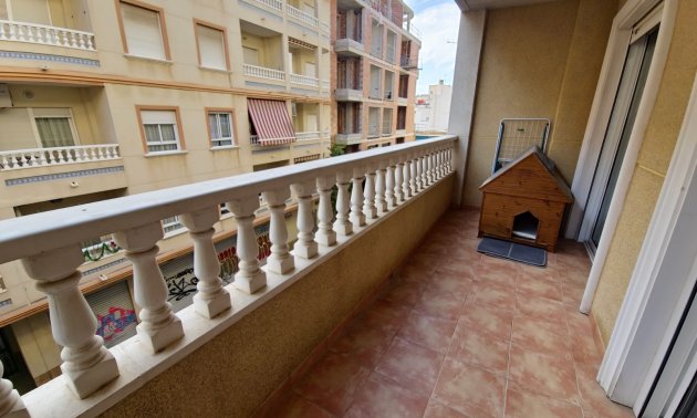 Resale - Apartment / flat -
Torrevieja - Playa del Cura