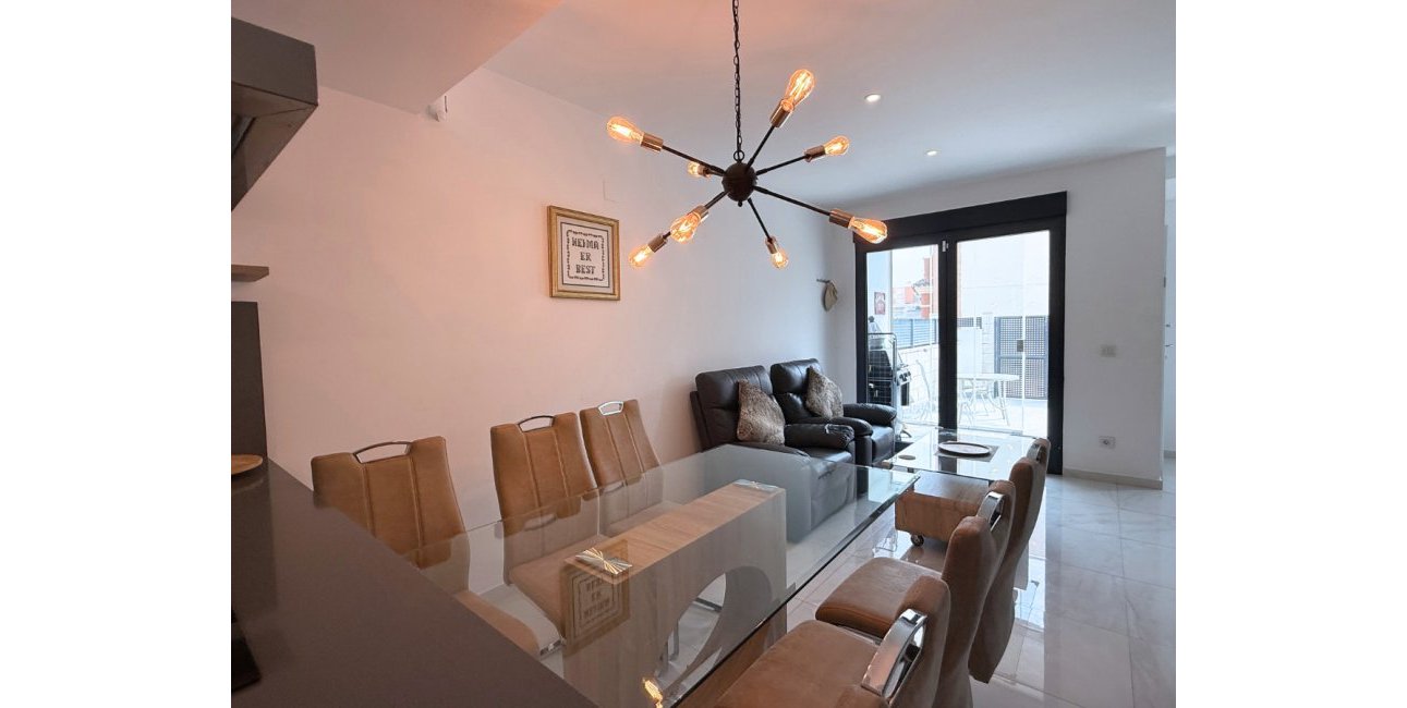 Resale - Townhouse -
Orihuela Costa - Playa Flamenca