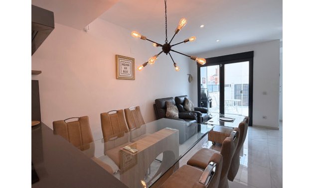 Resale - Townhouse -
Orihuela Costa - Playa Flamenca
