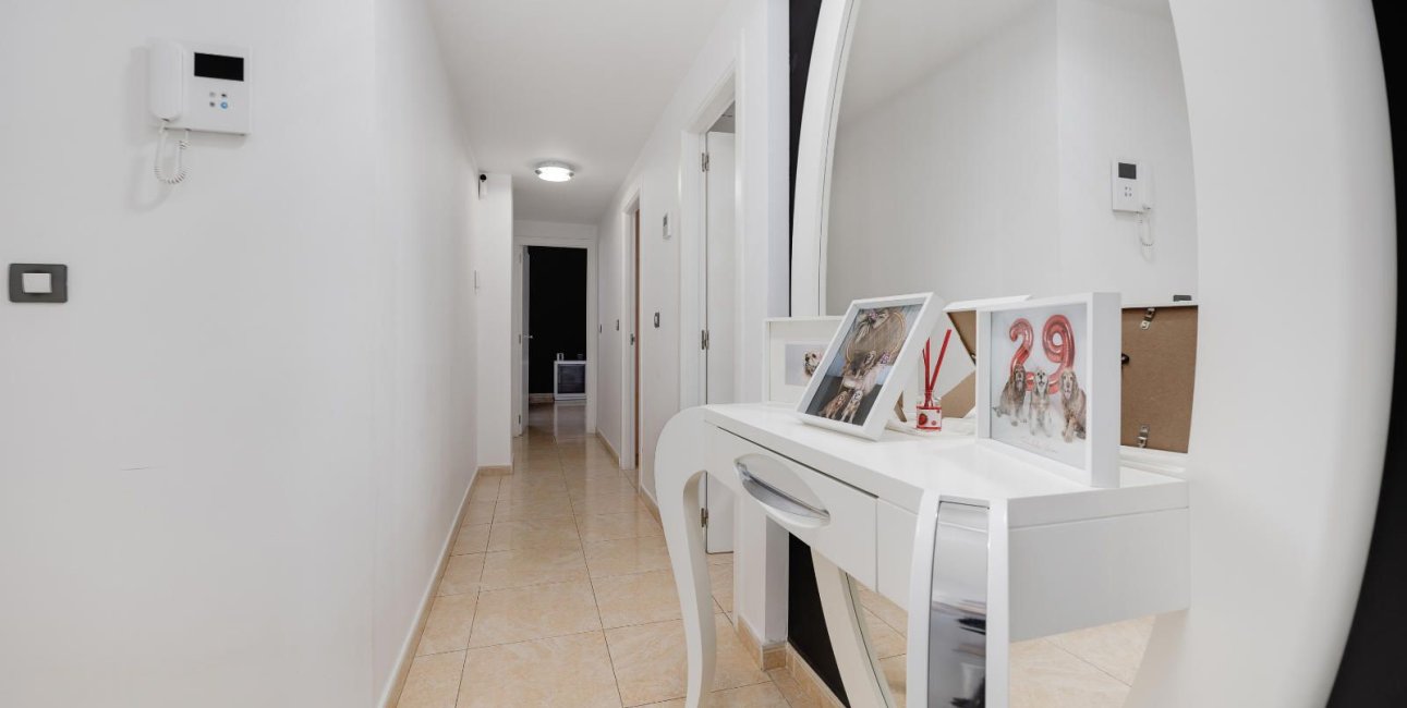 Reventa - Apartamento / piso -
Torrevieja - Paseo maritimo