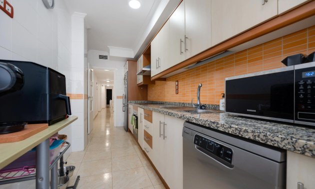 Reventa - Apartamento / piso -
Torrevieja - Paseo maritimo