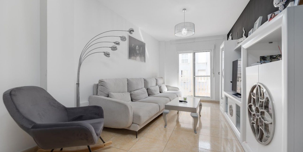 Reventa - Apartamento / piso -
Torrevieja - Paseo maritimo