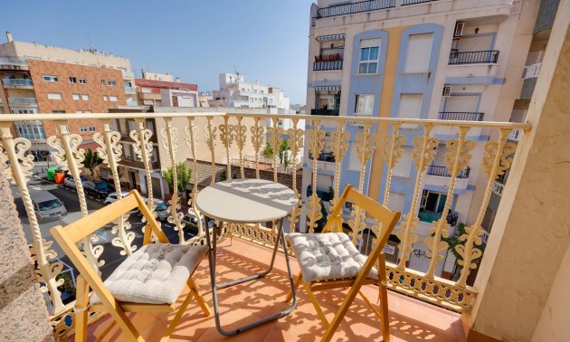 Reventa - Apartamento / piso -
Torrevieja - Paseo maritimo