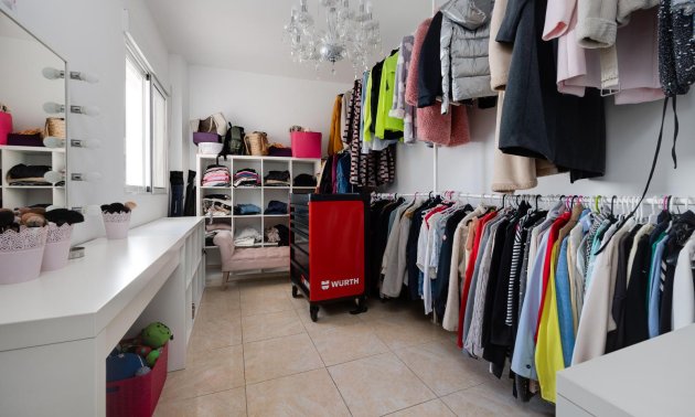 Reventa - Apartamento / piso -
Torrevieja - Paseo maritimo