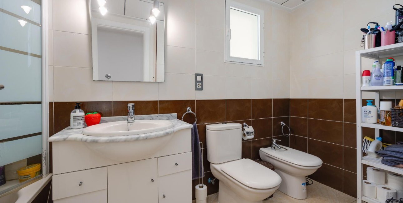 Reventa - Apartamento / piso -
Torrevieja - Paseo maritimo