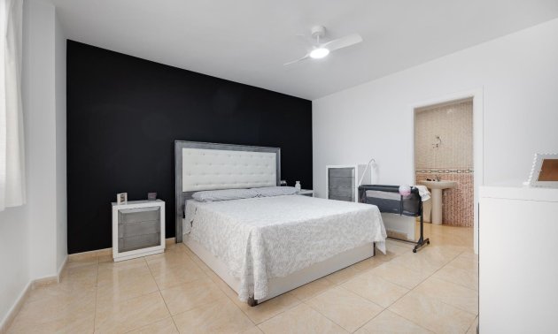 Reventa - Apartamento / piso -
Torrevieja - Paseo maritimo