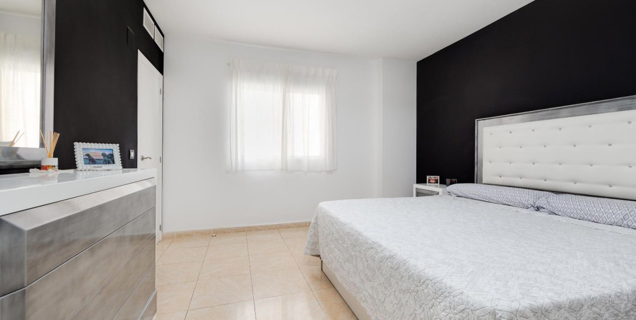 Reventa - Apartamento / piso -
Torrevieja - Paseo maritimo