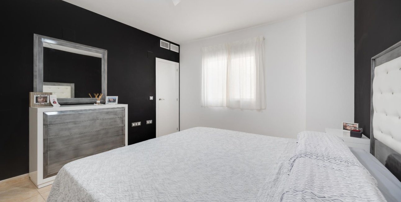 Reventa - Apartamento / piso -
Torrevieja - Paseo maritimo