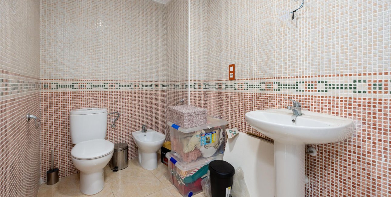 Reventa - Apartamento / piso -
Torrevieja - Paseo maritimo