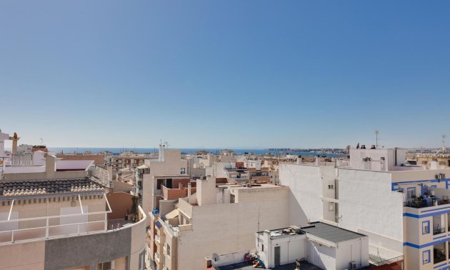 Reventa - Apartamento / piso -
Torrevieja - Paseo maritimo