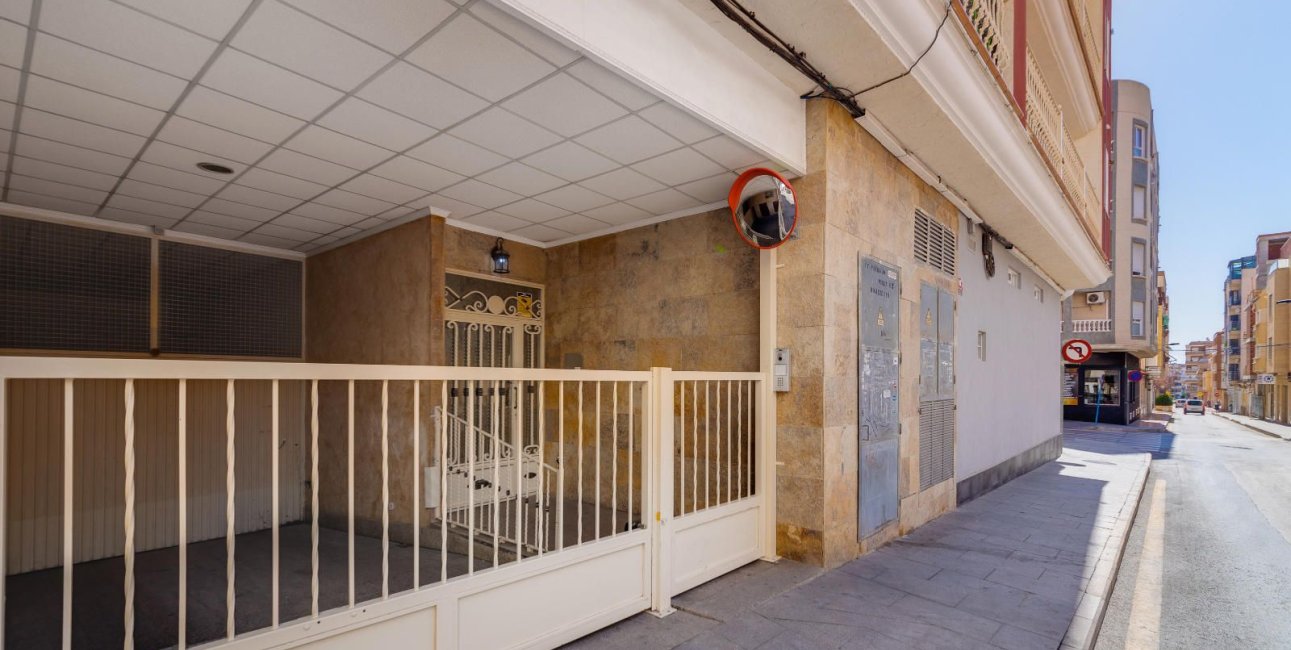 Reventa - Apartamento / piso -
Torrevieja - Paseo maritimo