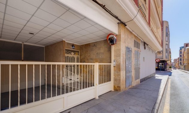 Reventa - Apartamento / piso -
Torrevieja - Paseo maritimo